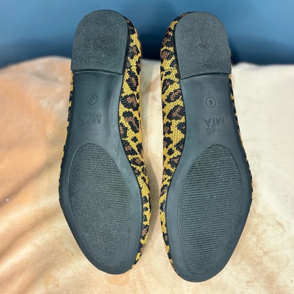 Mia Kids Cheetah Print Ballet Flats - Picture 7 of 8